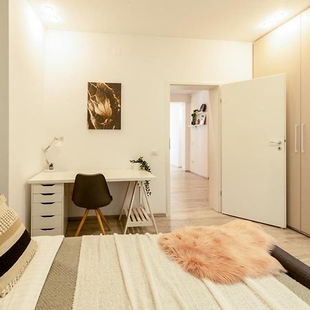 Ideal Stay: Spacious 2Br Apt Near Calea Victoriei 布加勒斯特 外观 照片