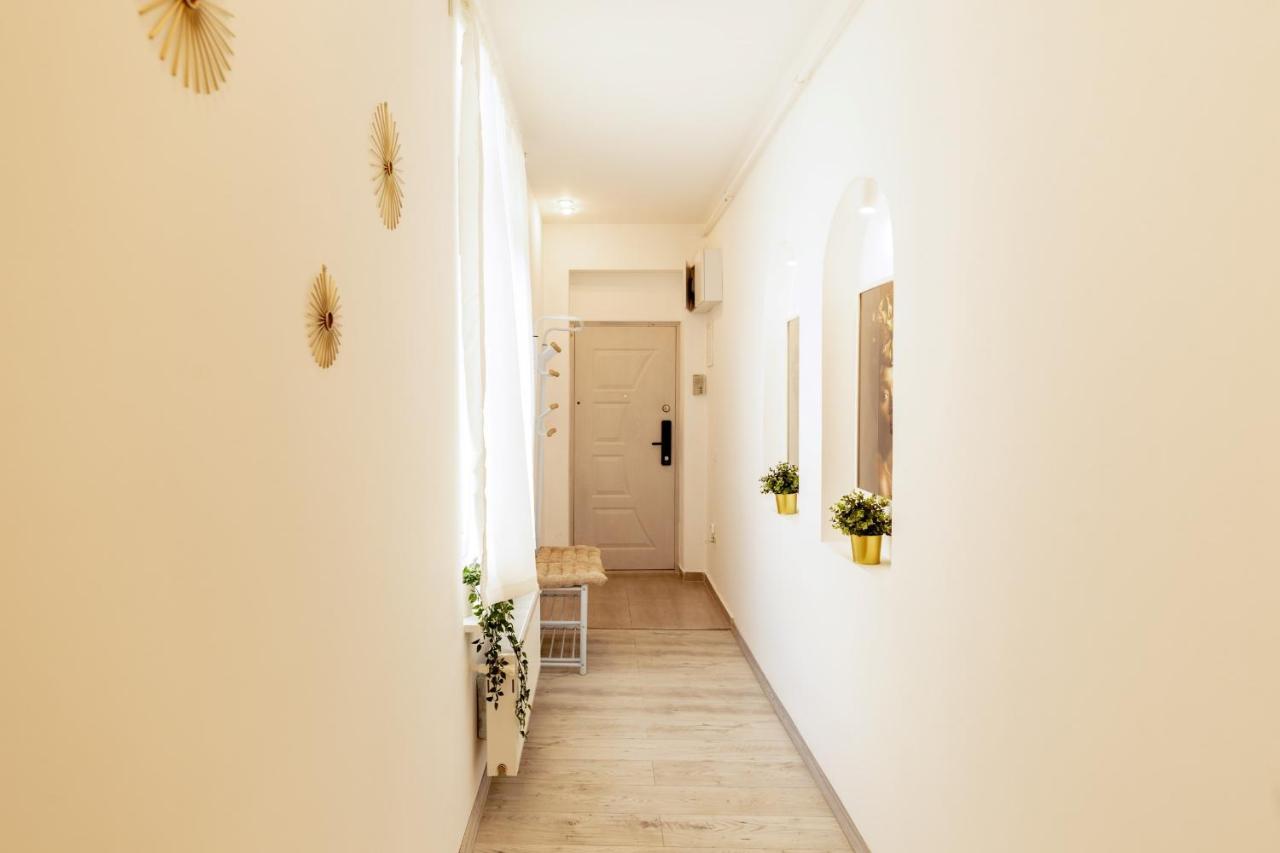 Ideal Stay: Spacious 2Br Apt Near Calea Victoriei 布加勒斯特 外观 照片