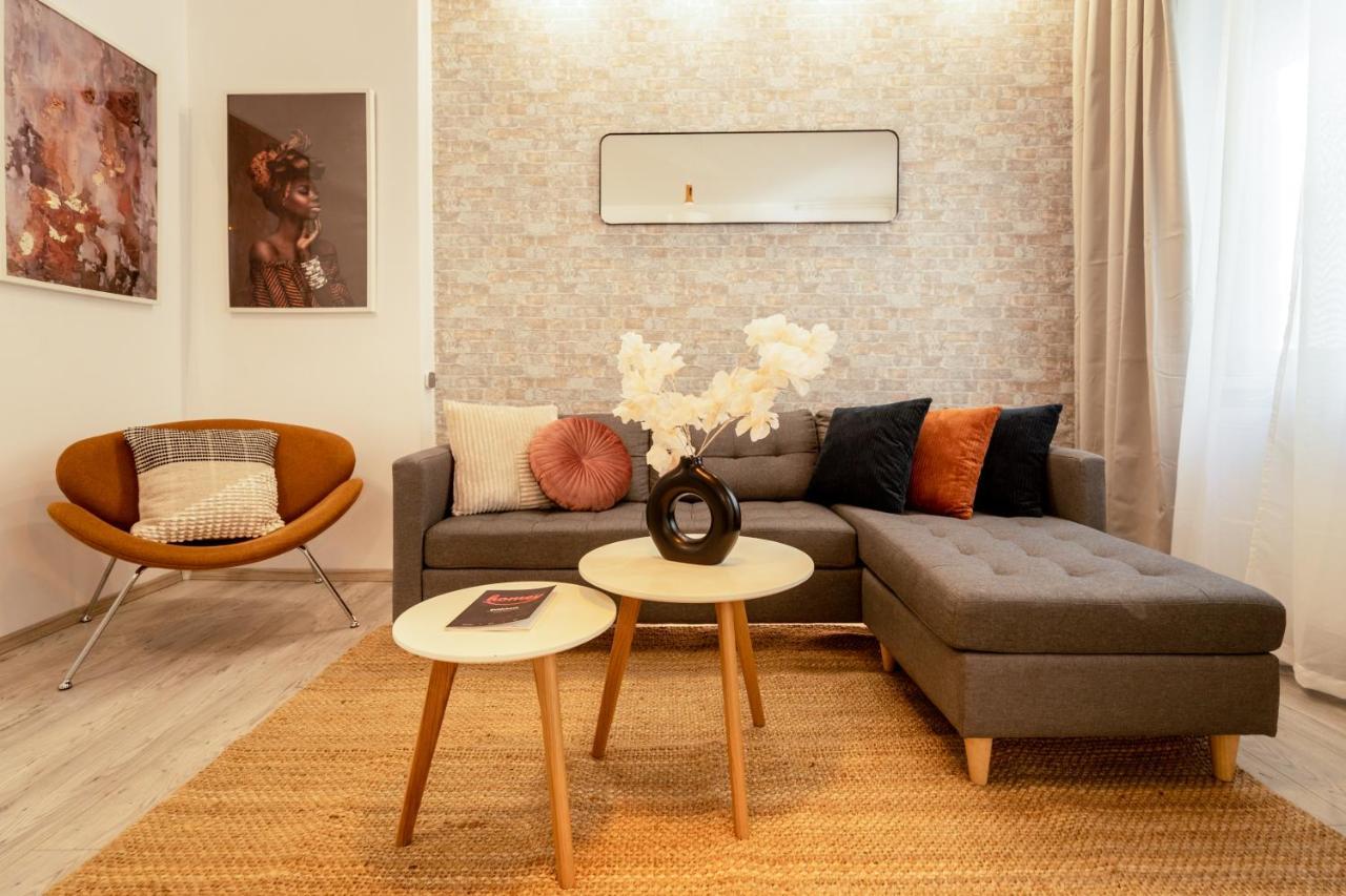 Ideal Stay: Spacious 2Br Apt Near Calea Victoriei 布加勒斯特 外观 照片
