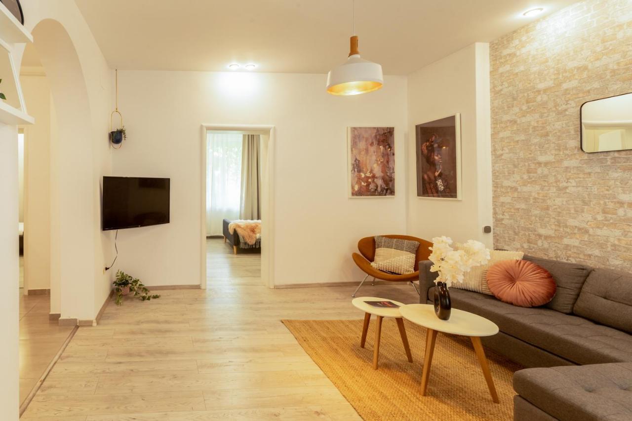 Ideal Stay: Spacious 2Br Apt Near Calea Victoriei 布加勒斯特 外观 照片