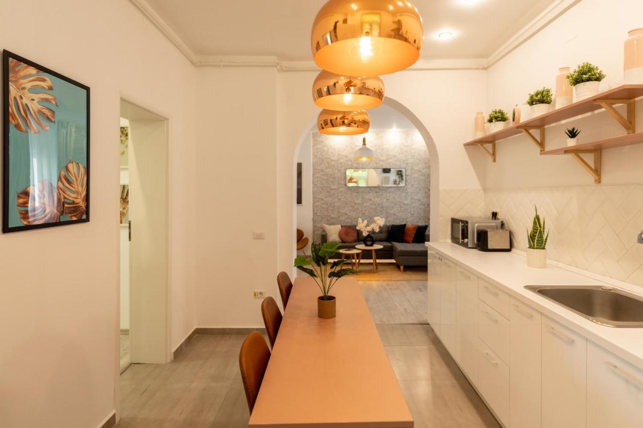 Ideal Stay: Spacious 2Br Apt Near Calea Victoriei 布加勒斯特 外观 照片